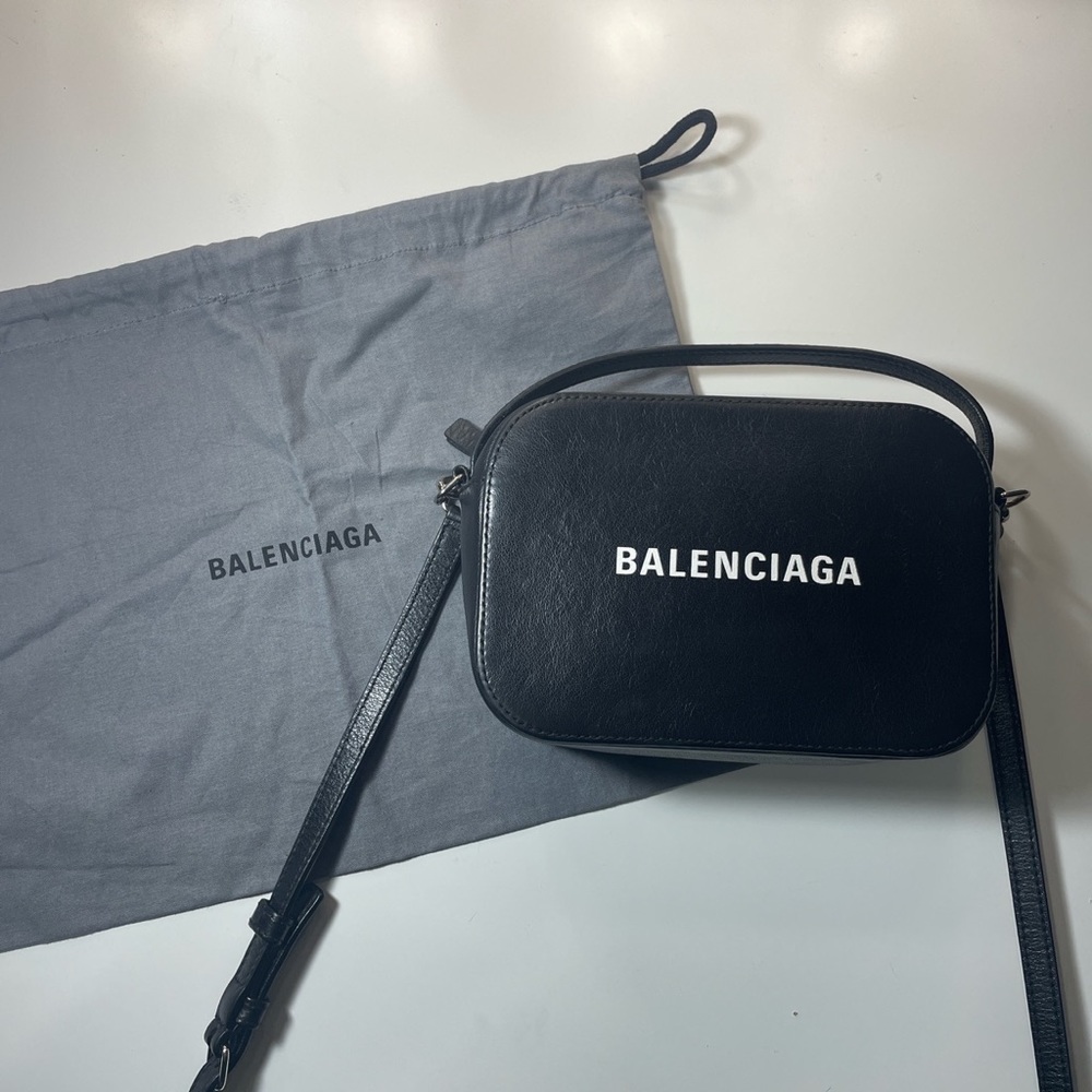 BALENCIAGA EVERYDAY XS CAMERA BAG